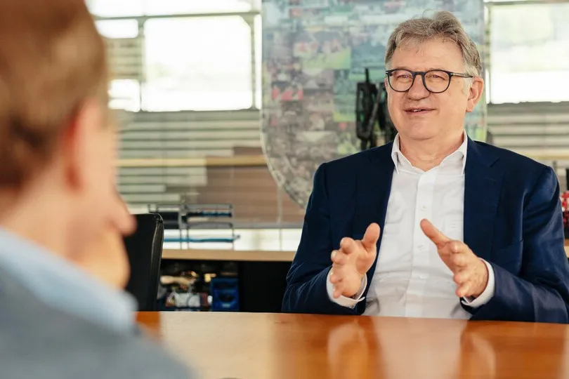 Verbindet Praxiswissen mit globaler Logistik: Reinhold Braun kennt die Anforderungen vom Ein-Mann-Betrieb bis zur internationalen Serviceflotte.